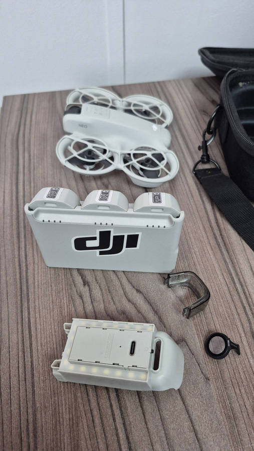 DJI Neo Drone Fly More Set
