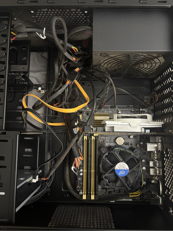 i5-4590s with 8gb Ram in a Cooler Master case