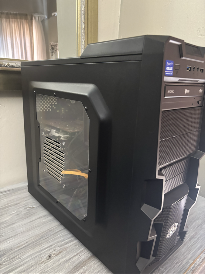 i5-4590s with 8gb Ram in a Cooler Master case