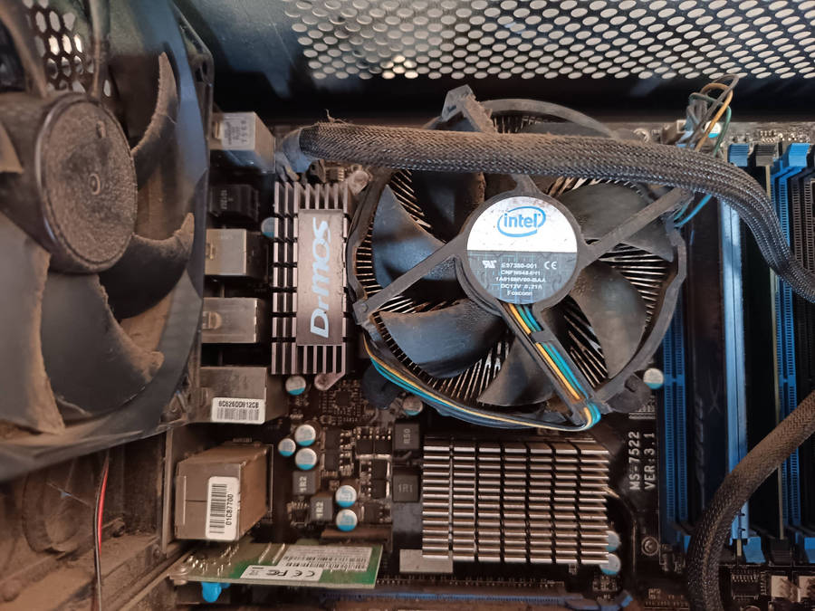 Computer Box, Intel i7 and mobo, with Power Supply, DVD, Mouse, Speakers, Keyboard & Cables (No HDD)