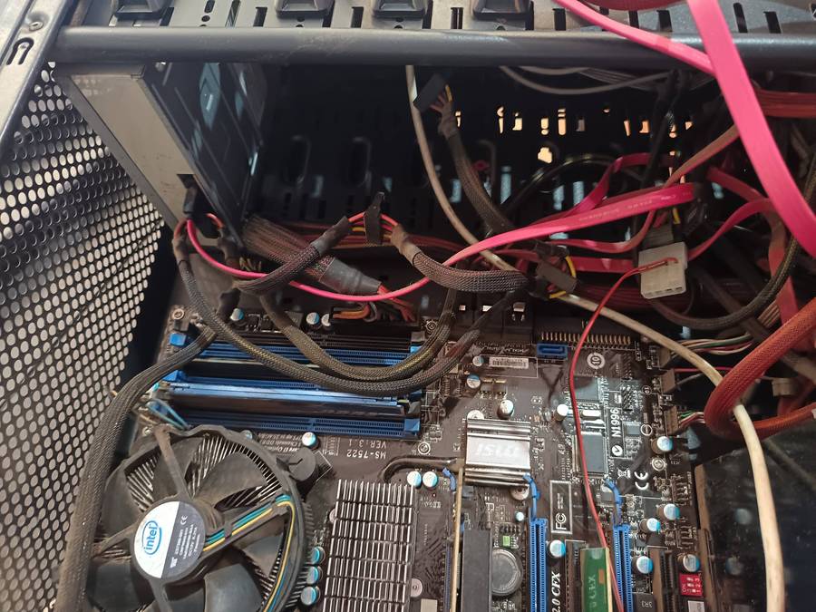 Computer Box, Intel i7 and mobo, with Power Supply, DVD, Mouse, Speakers, Keyboard & Cables (No HDD)