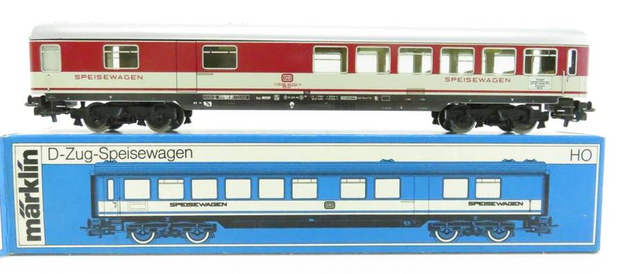 H0 gge 1/87 245mm  DB D-Zug/Express DiningCar w interior, cream+red, mint in orig.box Maerklin 4054
