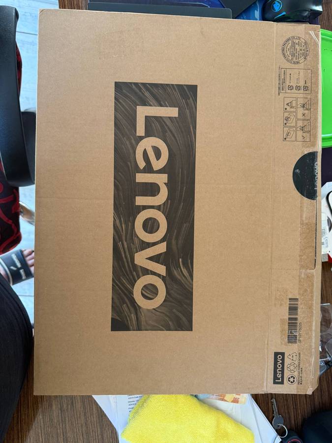 15.6" Lenovo IdeaPad 3 Notebook with Intel i3-10th Gen, 256GB SSD + 1TB HDD(UG)