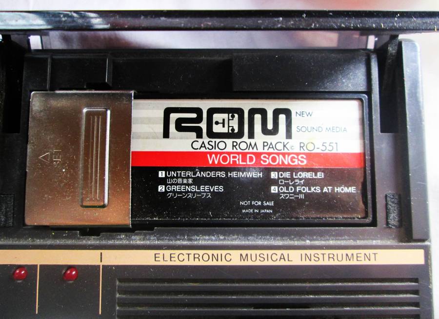 1986 Casio PT 82 Toy Organ Keyboard Sounds and Rhytms