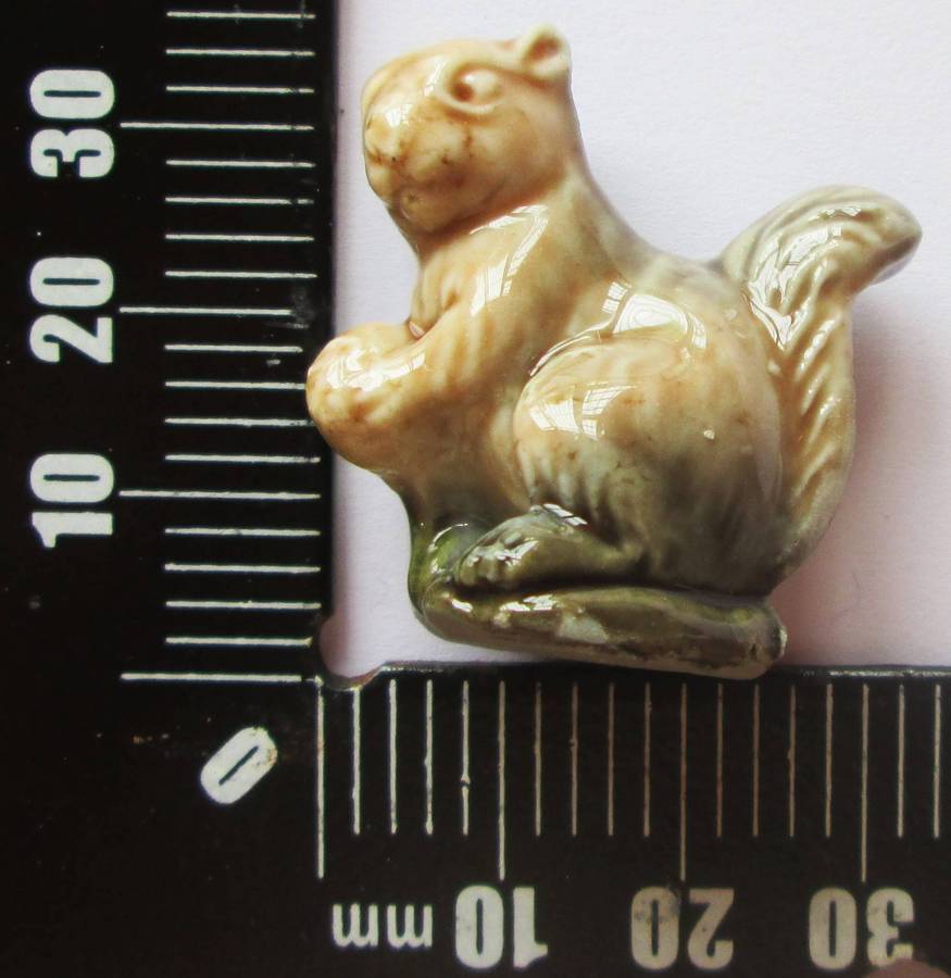 1974 Squirrel Wade English Whimsies