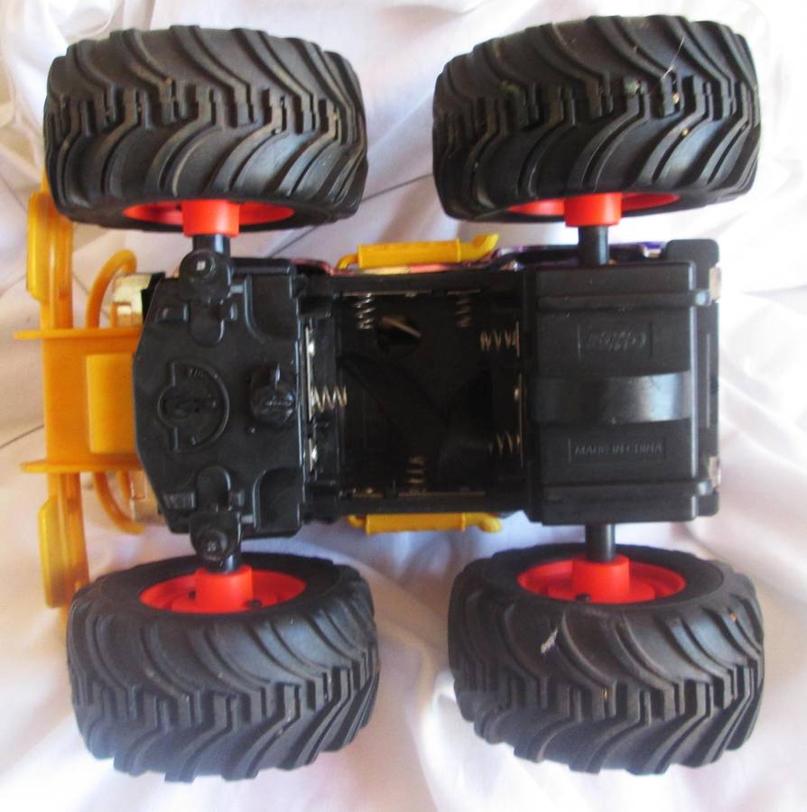 Echo Monster Destroyer Remote Battery Operated Truck