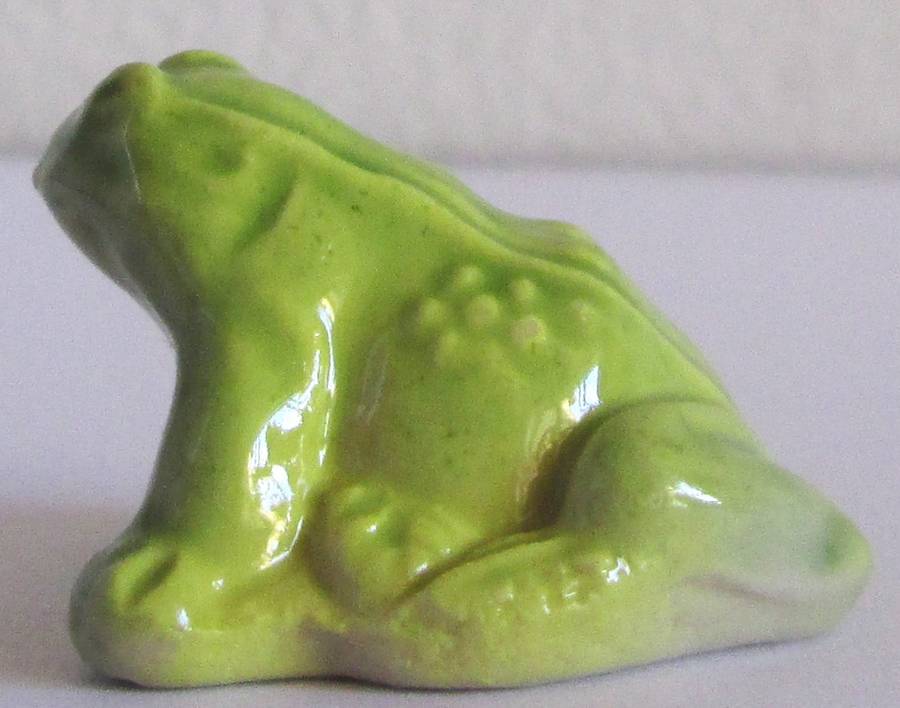 Frog Wade Red Rose Tea Miniature Animals
