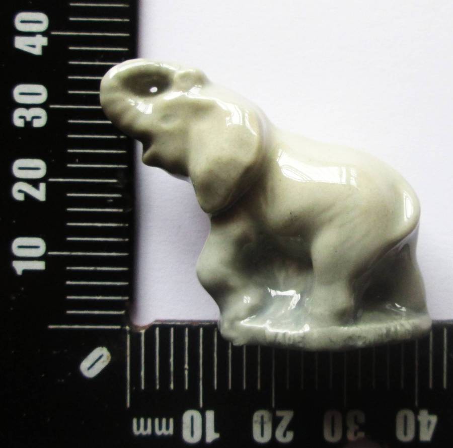 1973 Elephant Wade English Whimsies