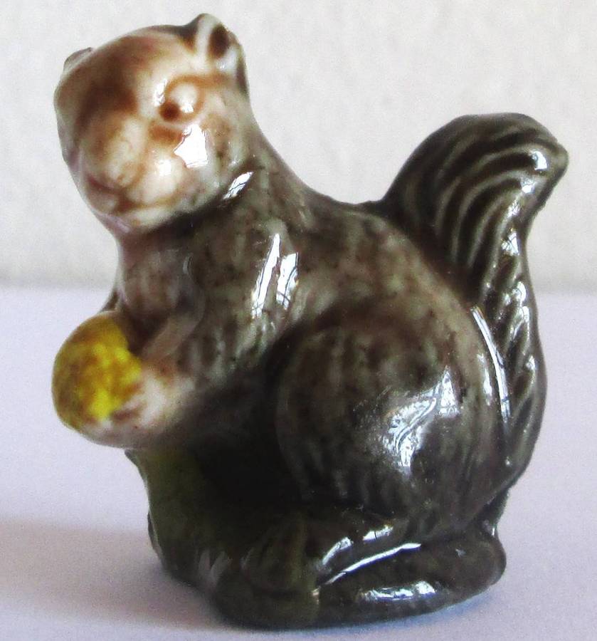 1974 Squirrel Wade English Whimsies