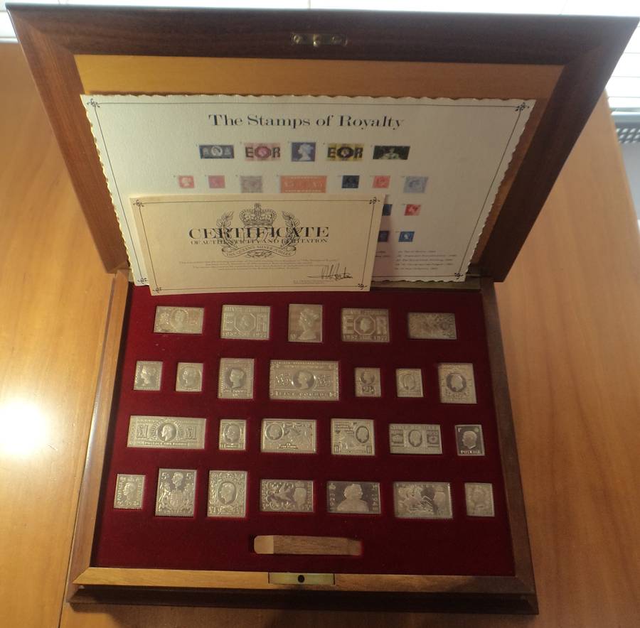 The Stamps of Royalty Silver Sterling Silver 25-piece Medallion Set