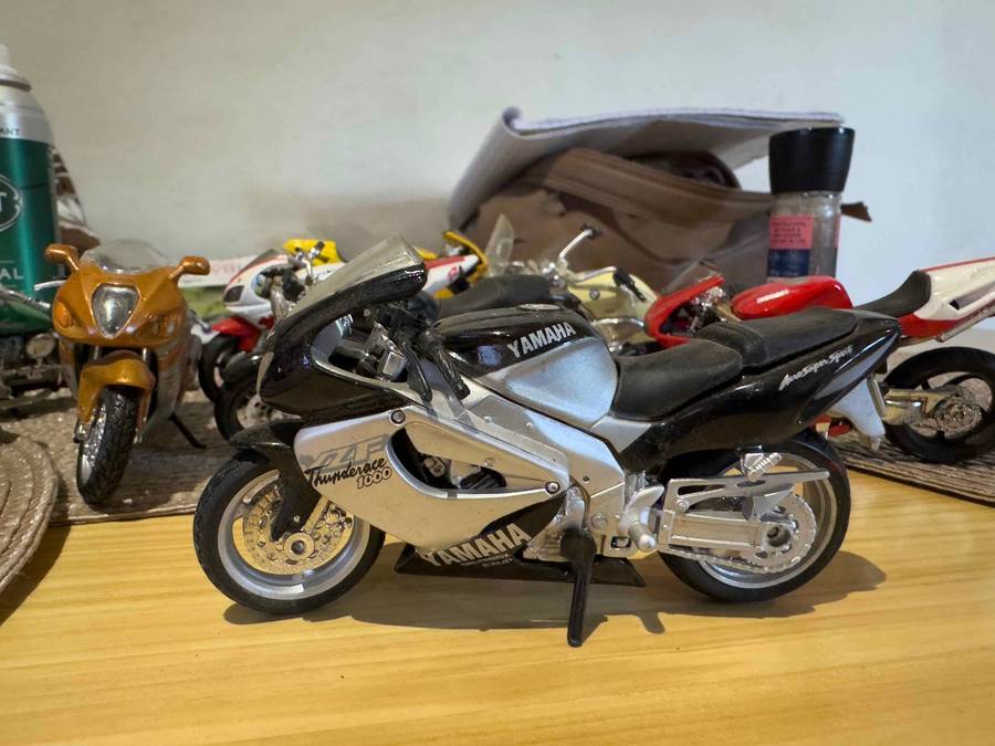 Maisto Yamaha 1000 Thunderace 1:18 Special Edition Die Cast Model