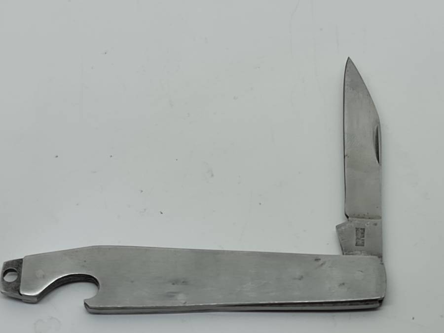 POCKET KNIFE: Stainless Hong Kong pocket knife and bottle opener
