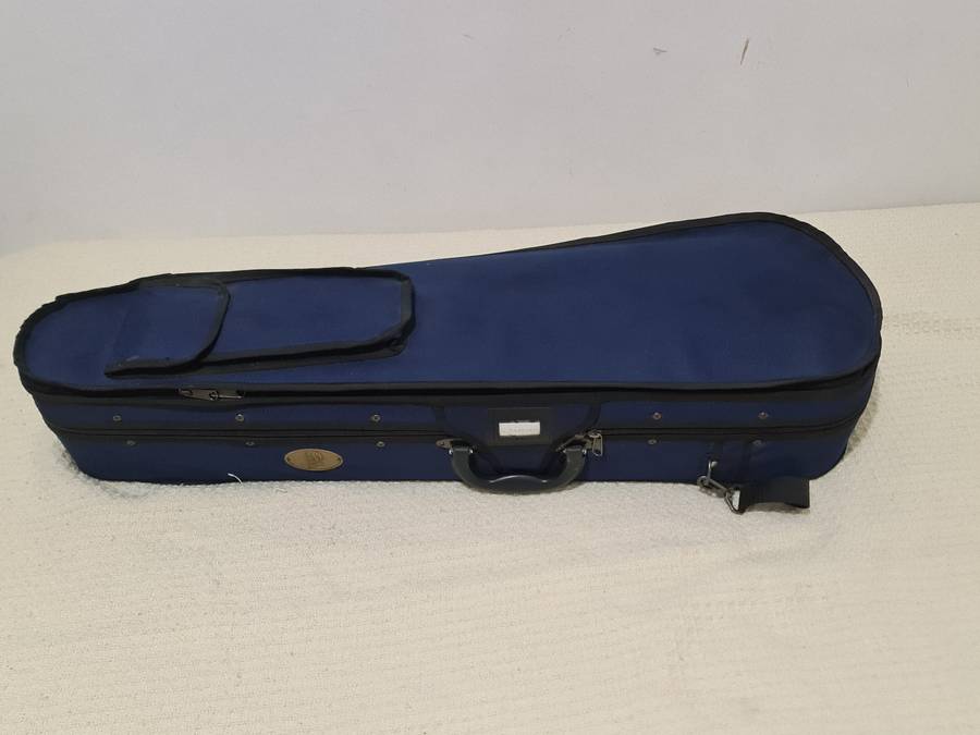 Stentor violin with case, Student 1
