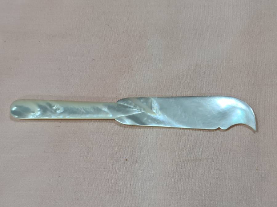 Mother of Pearl Caviar knife