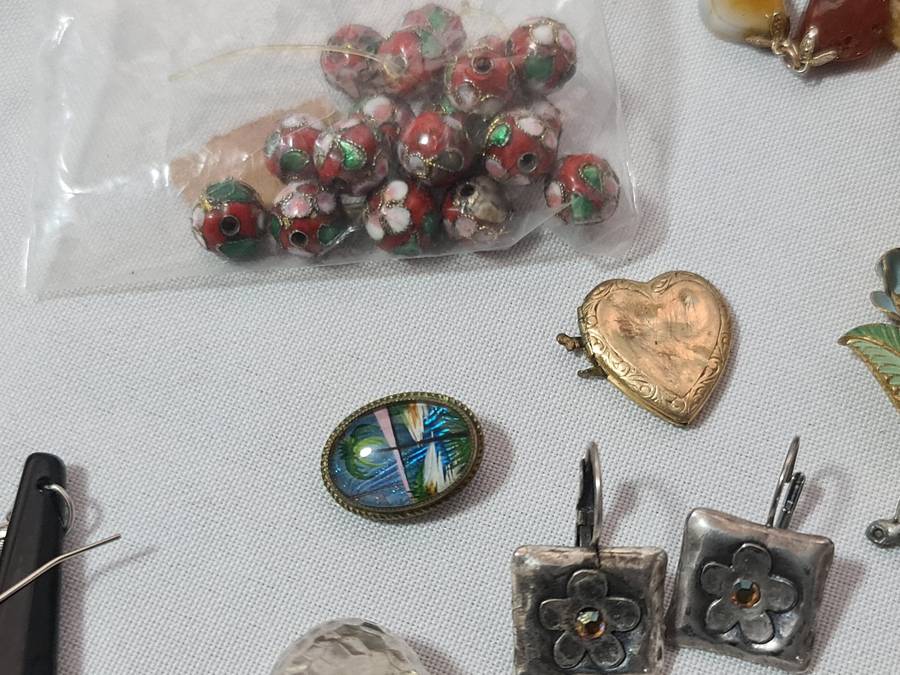 Mixed Vintage Jewelry. Some needs repair. No silver.