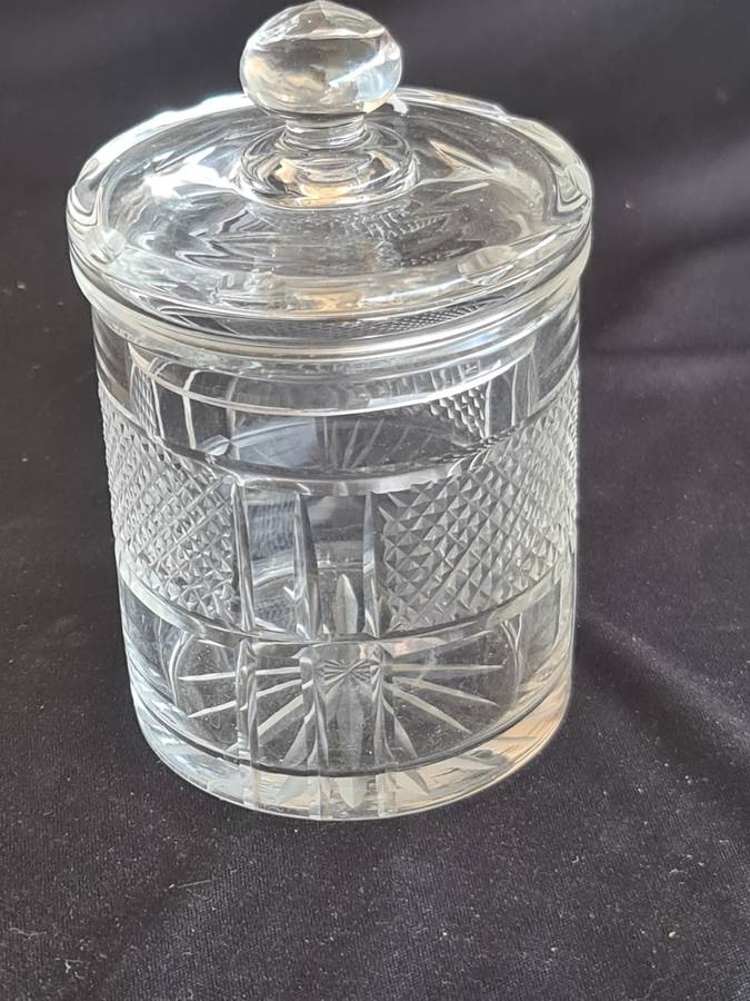 Stunning crystal Jar for your dressing table
