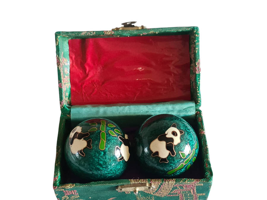 2Pcs Chinese Health Exercise Stress Baoding Balls Relaxation Therapy YIN YANG