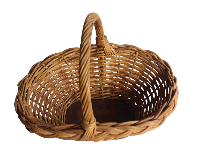 Vintage Wicker Basket(a)