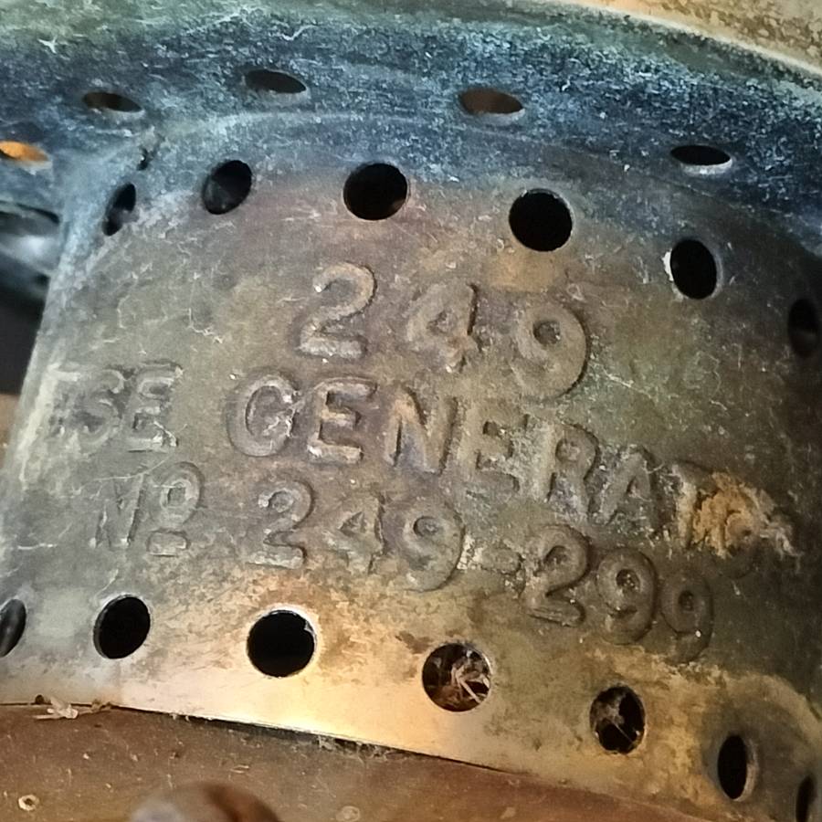 COLEMAN "249" PARAFFIN LAMP.