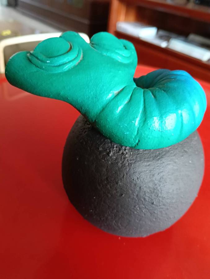 FUNNY BIRD KNYSNA CLAY ORNAMENT.