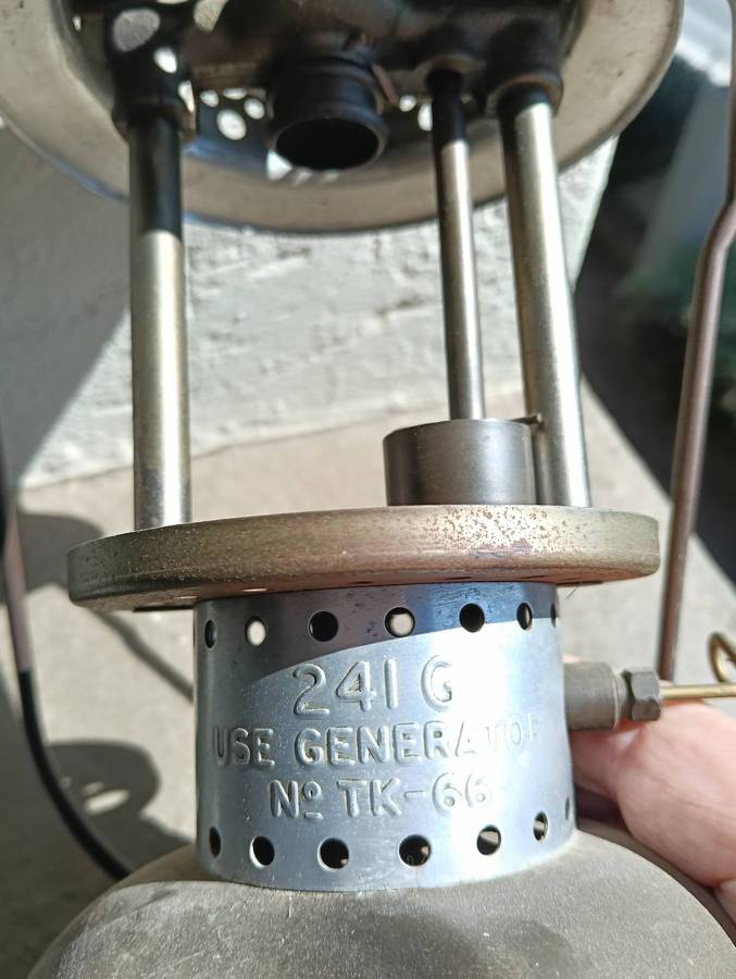 COLEMAN PARAFFIN LAMP. RARE 241 "G" MODEL..