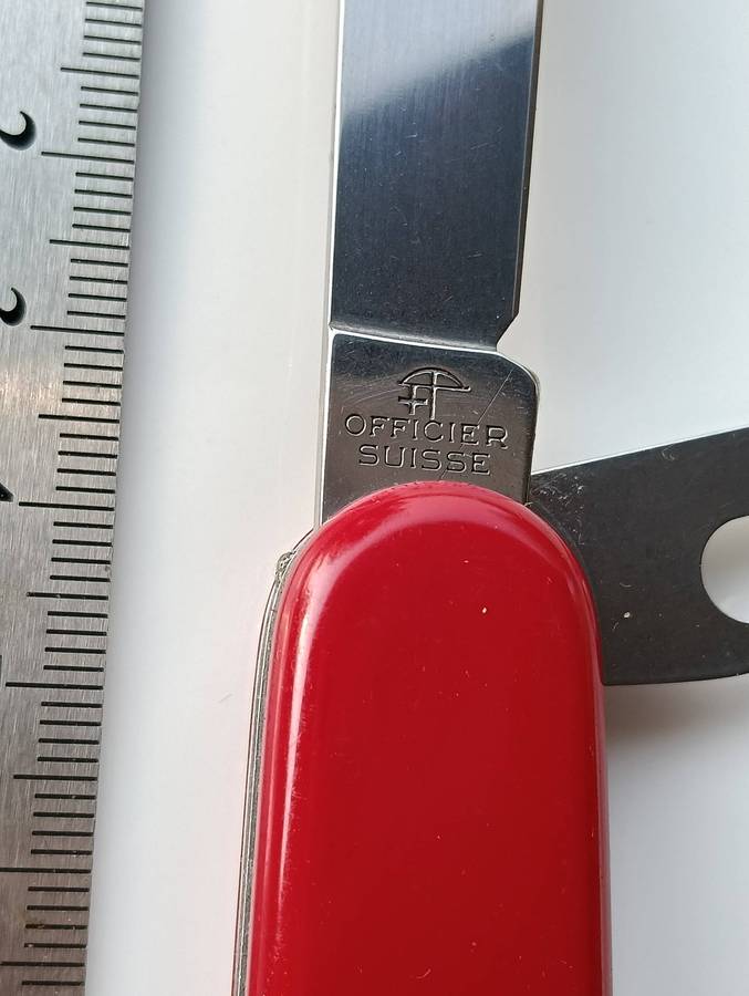 SWISS OFFICIER VICTORINOX POCKET KNIVE.