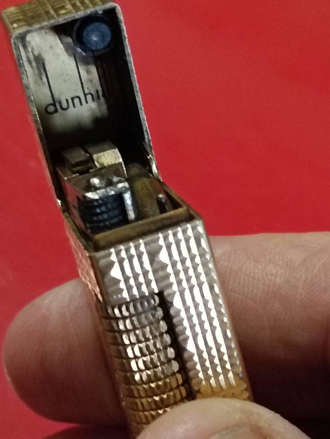 VINTAGE DUNHILL LIGHTER.