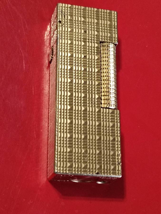 VINTAGE DUNHILL LIGHTER.