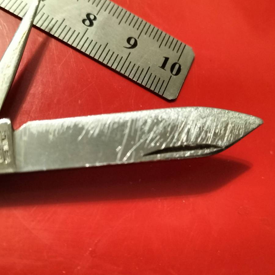 VINTAGE POCKET KNIVES . SILVER SIDED.