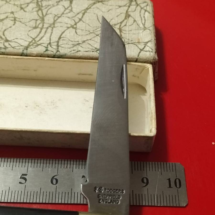 JOSEPH RODGERS POCKET KNIFE. MINT CONDITION.