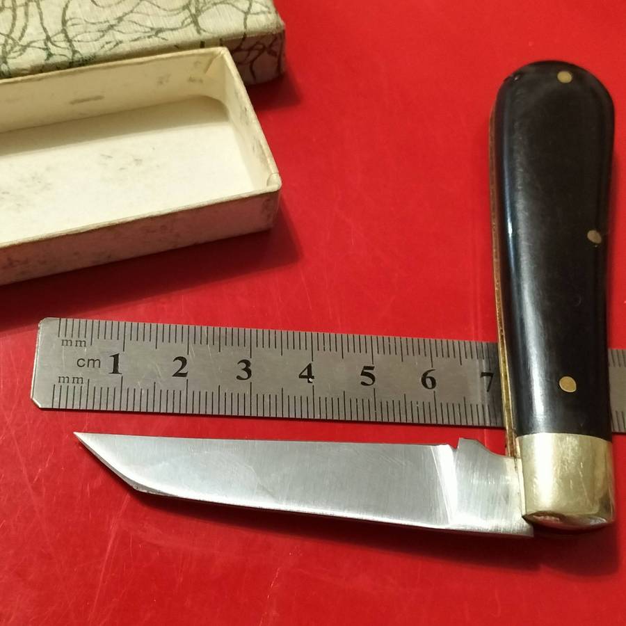 JOSEPH RODGERS POCKET KNIFE. MINT CONDITION.