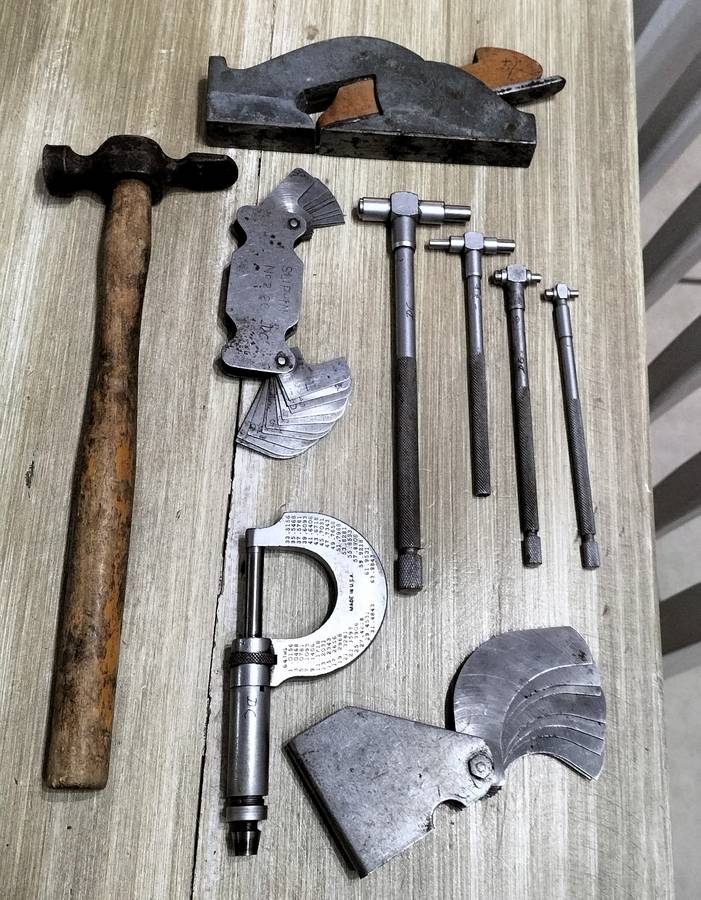 VINTAGE SHOULDER/INFILL PLANE AND OTHER TOOLS.