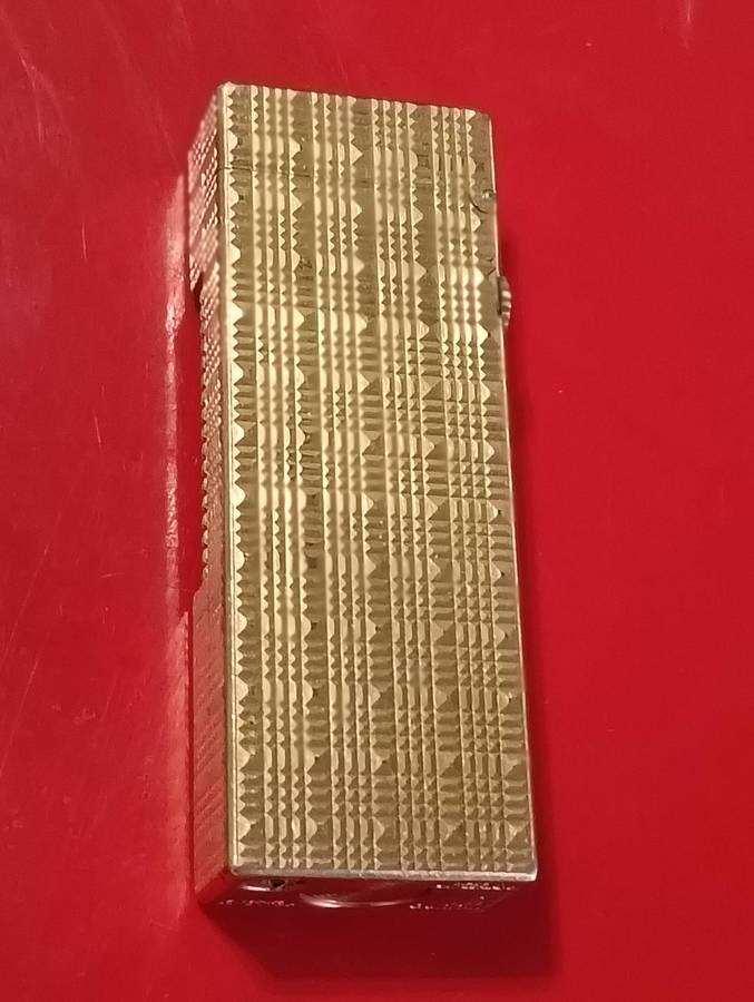 VINTAGE DUNHILL LIGHTER.