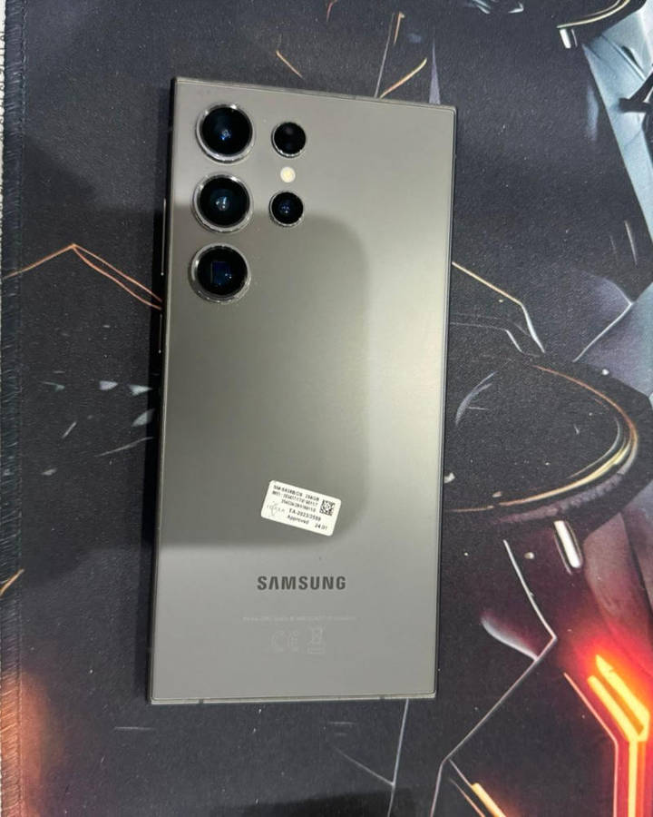 S24 Ultra 256GB Titanium Black + Cover