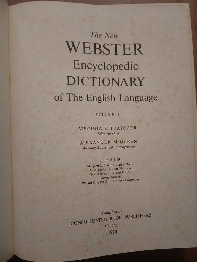 The New Webster dictionary of the English language including a dictionary of Synonyms - 2 book set