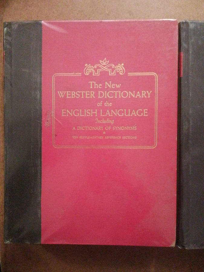 The New Webster dictionary of the English language including a dictionary of Synonyms - 2 book set
