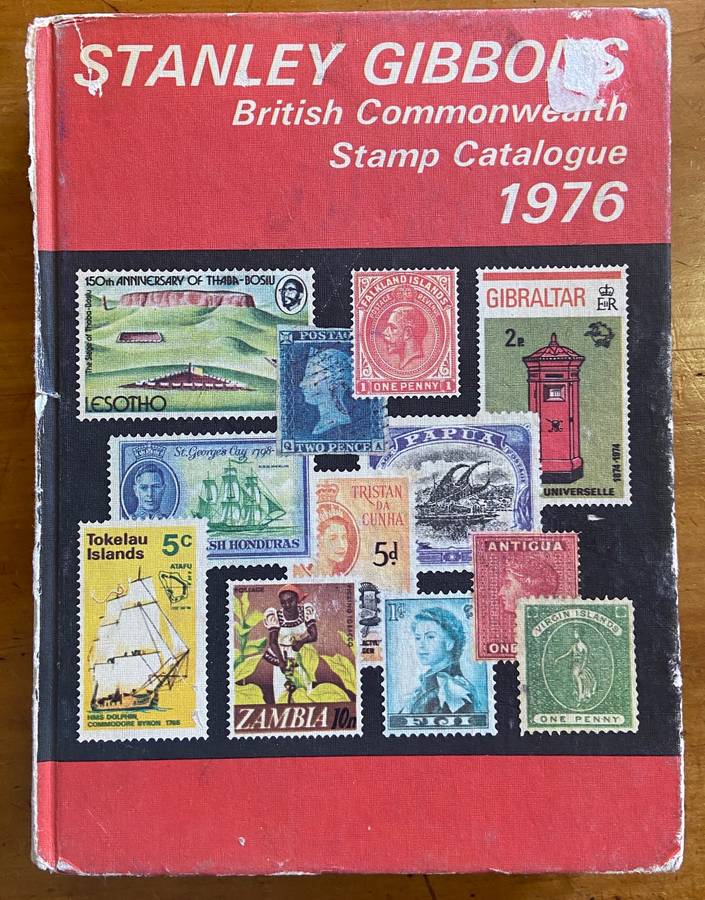 Stanley Gibbons British Commonwealth Stamp Catalogue 1976 - 890 pages
