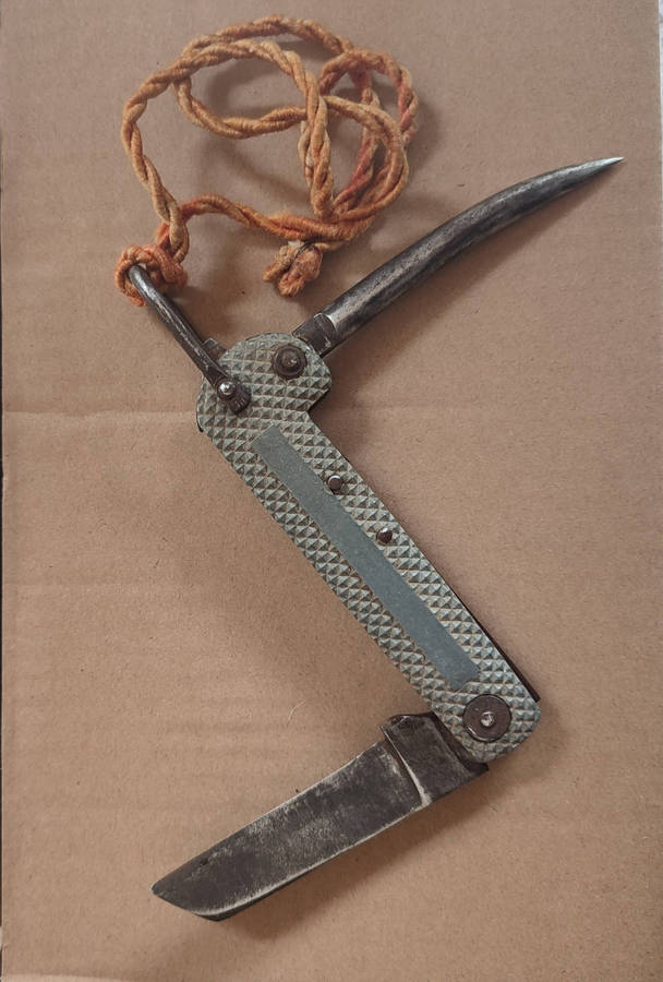 WW2 ROYAL NAVY JACK KNIFEWith splicing tool on the back