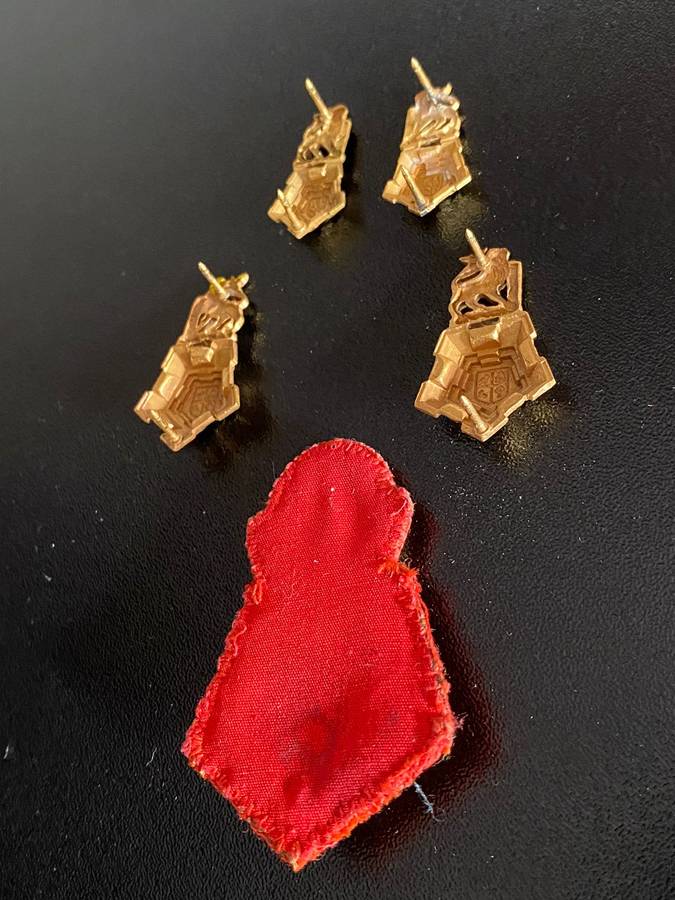 SA STAFF CORPS,CAP,COLLARS AND MESS DRESS COLLARS-GILT-WORN FROM 1960-PINS INTACT EXCEPT ON CAP THAT