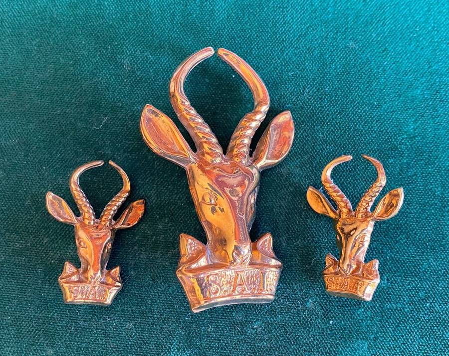 SA INFANTRY CAP AND COLLARS WITH LUGS-WORN POST 1953-GILT