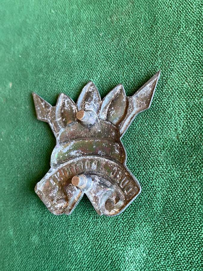 111 BATTALION CAP BADGE-WHITE METAL VARIATION-APPROVED 1980-2X SHORT LUGS