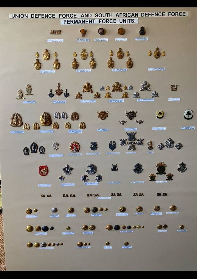 SA ARMY WOMAN'S COLLEGE CAP AND 2 COLLARS-APPROVED 1978-LUGS + PINS INTACT