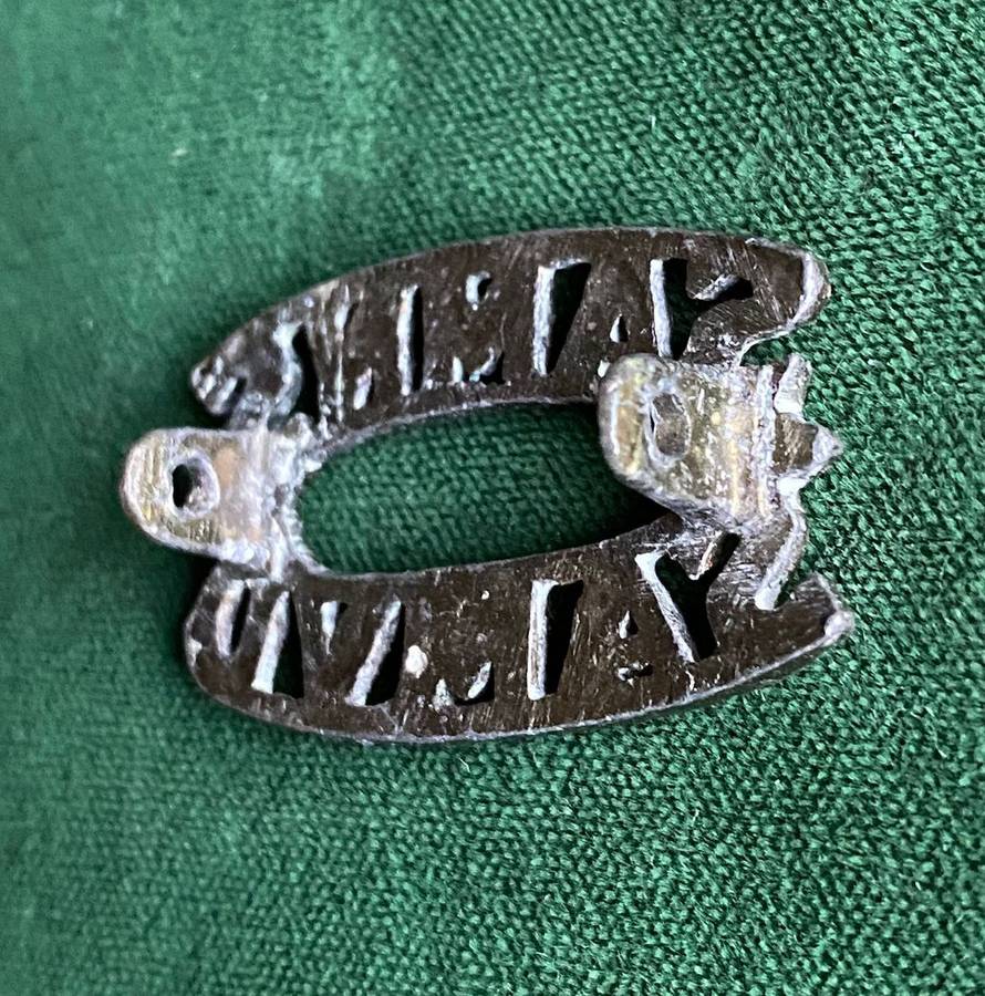SA MILITARY NURSING SERVICE TITLE-WHITE METAL-2 LUGS-WORN WW2