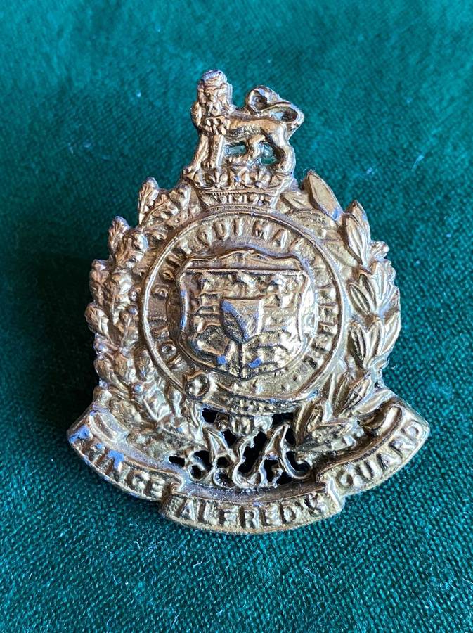 PRINCE ALFRED'S GUARD BRONZE CAP BADGE-WORN 1940-45- 2 LUGS