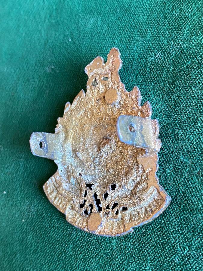 PRINCE ALFRED'S GUARD BRONZE CAP BADGE-WORN 1940-45- 2 LUGS