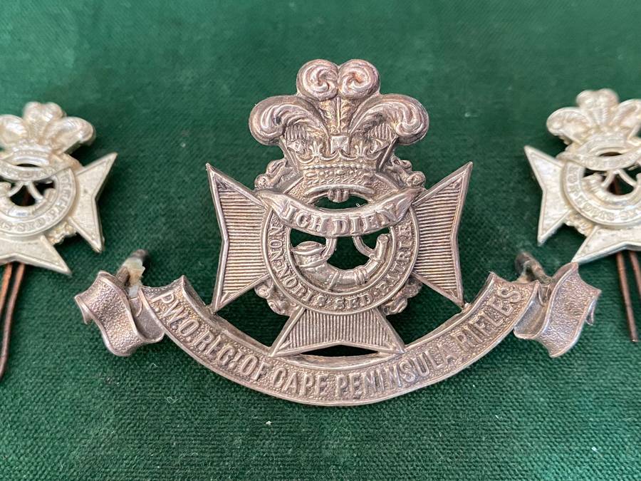CAPE PENINSULA RIFLES WHITE METAL CAP AND COLLARS-WORN 1904-1926-LUGS INTACT