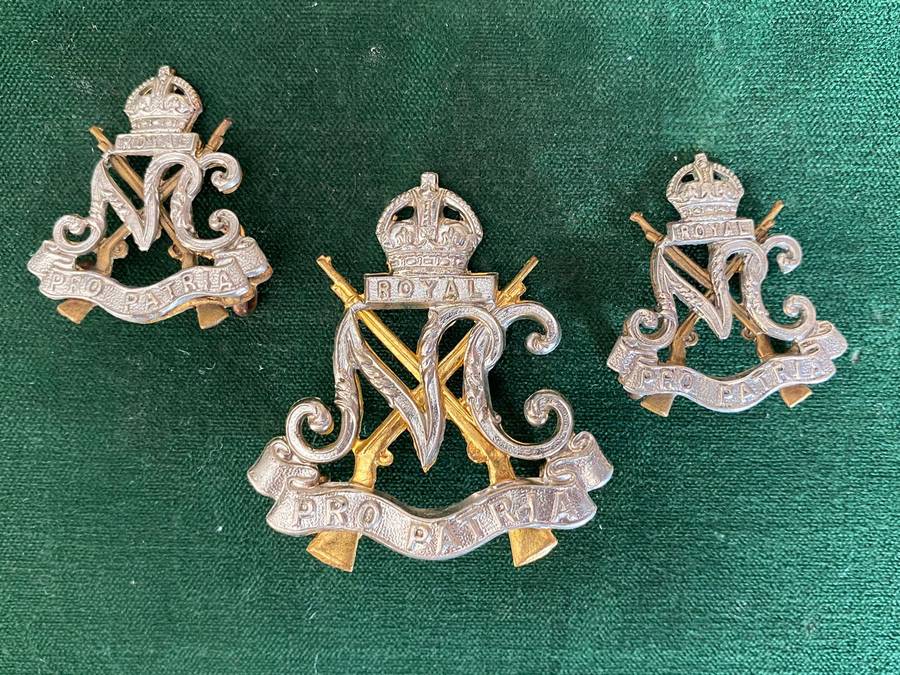 ROYAL NATAL CARBINEERS BI/METAL CAP AND COLLARS-WORN 1936-1964-LUGS INTACT