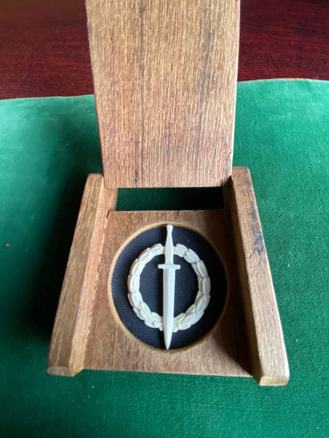 NUMBERED 657 IVORY OPERATORS BADGE IN ORIGINAL FOLDING WOODEN BOX-THESE BADGES HAD NO PINS