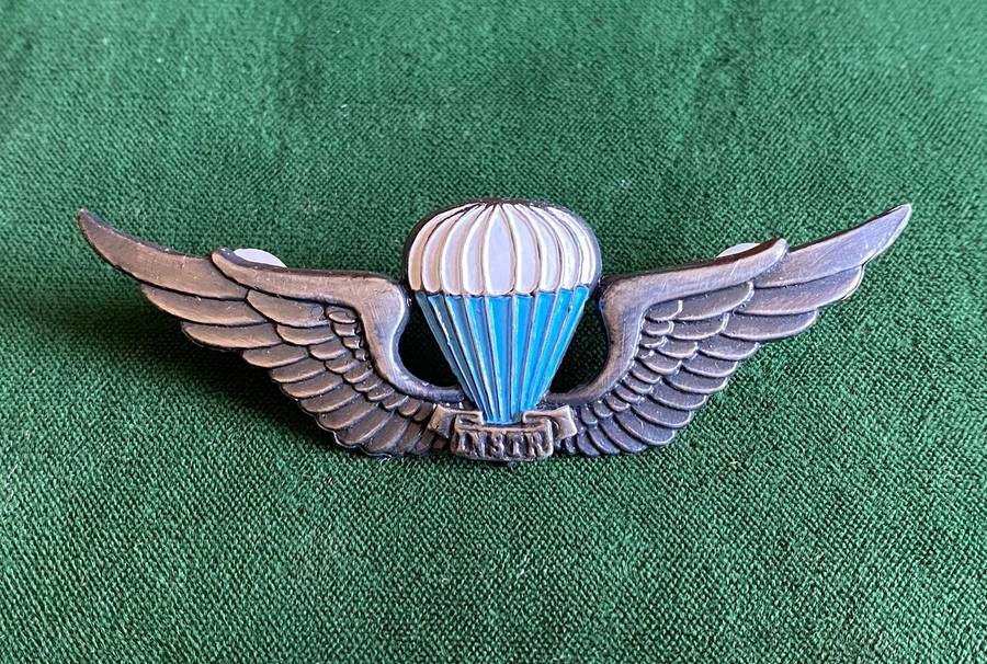 SWA PARACHUTE INSTRUCTOR WING-OXIDISED SILVER AND ENAMEL BREAST BADGE-APPROVED IN 1984-LIGHTER BLUE