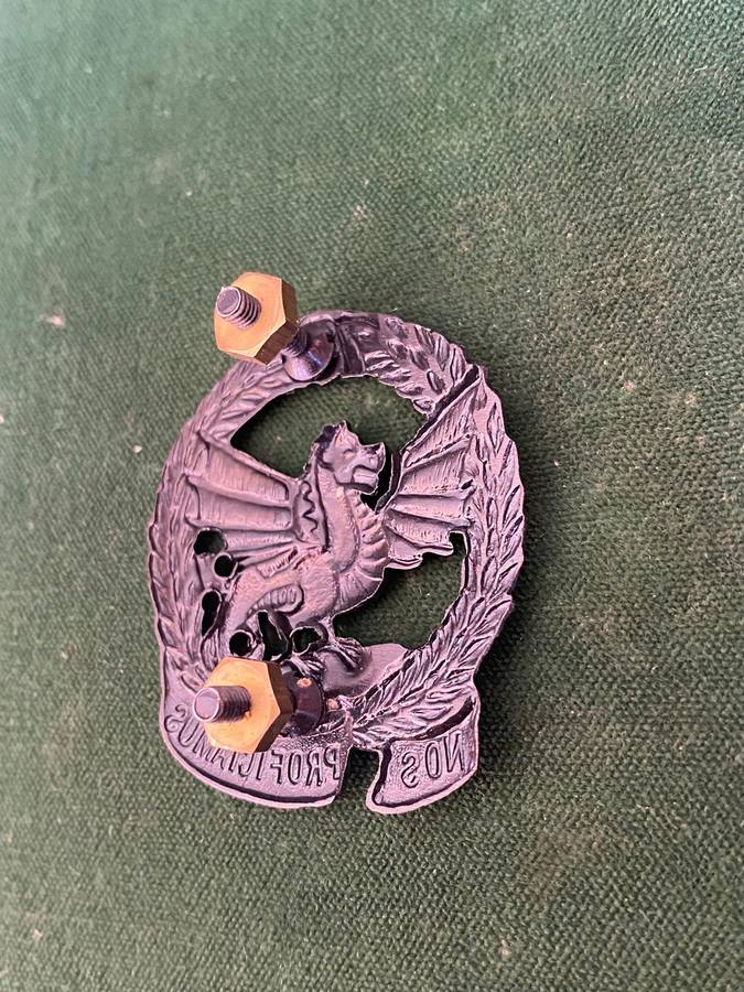 73 MOTORISED BRIGADE HQ-GREY METAL CAP BADGE-APPROVED IN 1986- 2X SCREW LUGS
